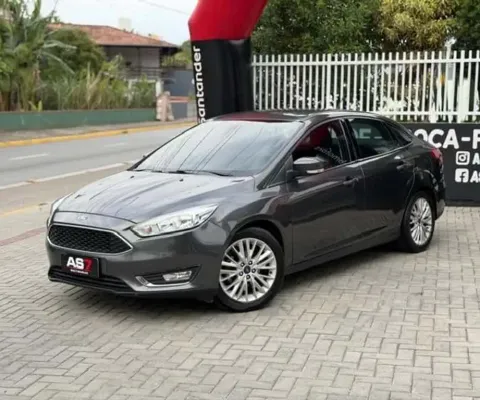 Ford Focus Fastback SE 2.0 Aut. - Cinza - 2017/2018