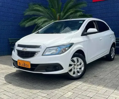 Chevrolet Onix HATCH LT 1.4 8V FlexPower 5p Mec. - Branca - 2013/2014