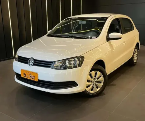 Volkswagen Gol (novo) 1.0 Mi Total Flex 8V 4p - Branca - 2013/2014