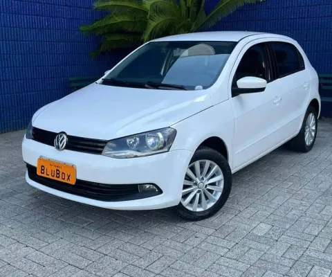 Volkswagen Gol (novo) 1.0 Mi Total Flex 8V 4p - Branca - 2013/2014