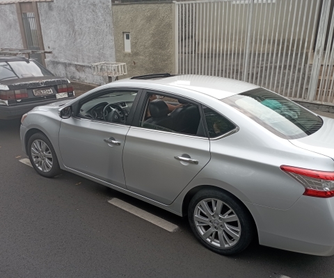 NISSAN SENTRA à venda.
