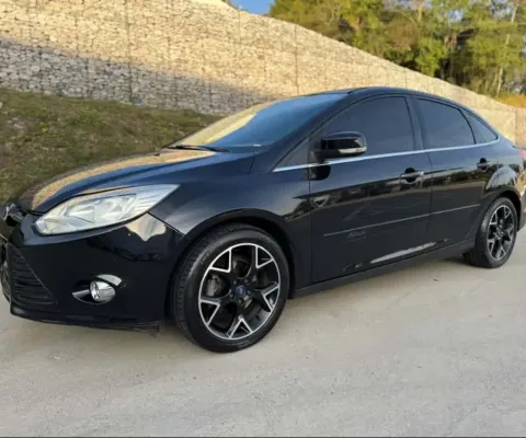 Ford FOCUS 2.0 TITANIUM SEDAN 16V FLEX 4P AUTOMÁTICO