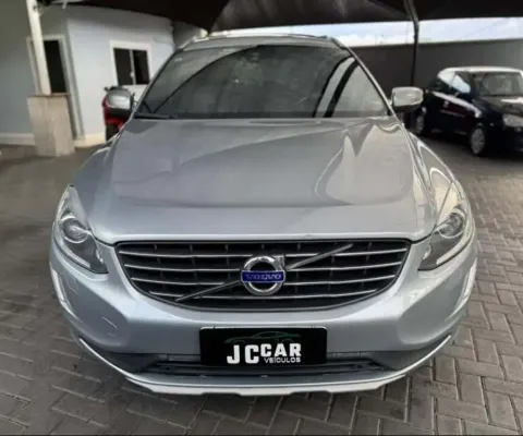 Volvo XC60 2.4 D5 MOMENTUM DIESEL AWD 4P AUTOMÁTICO