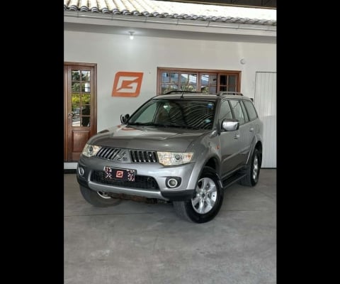 Pajero DAKAR 3.2 4x4 T.I. Dies. 5p Aut.