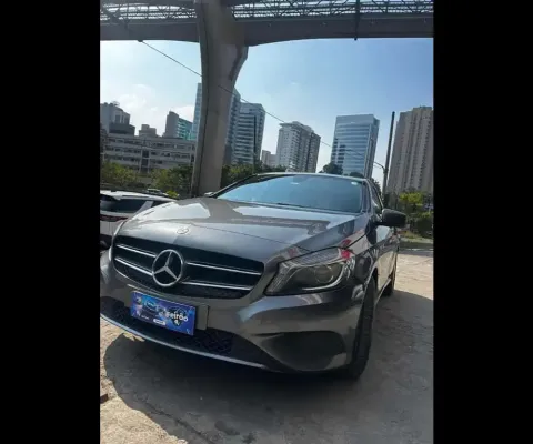 MERCEDES-BENZ A200TURBO 2015