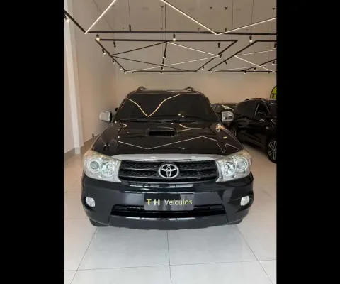 Hilux SW4 SRV D4-D 4x4 3.0 TDI Dies. Aut