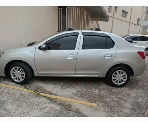 RENAULT LOGAN à venda.