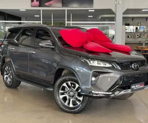 TOYOTA Hilux SW4 2024