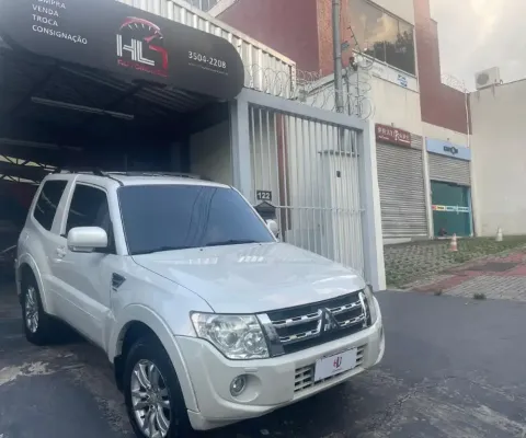 Mitsubishi Pajero Full 3.2 8v HPE 3.2 4X4 3P DIESEL AUT