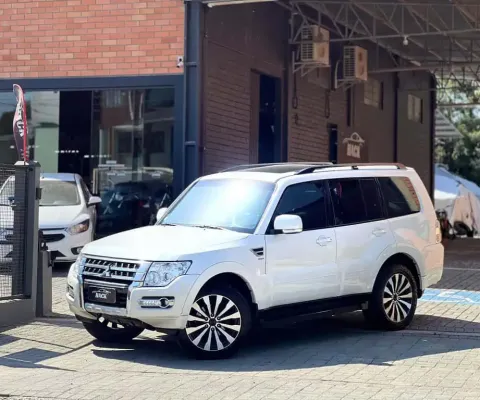 Mitsubishi Pajero HPE Full 3.2 4x4 T.I.Dies. 5p Aut  - Branca - 2015/2016
