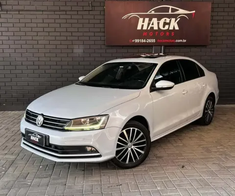 Volkswagen Jetta Comfortline 1.4 TSI 16V 4p Aut. - Prata - 2017/2017