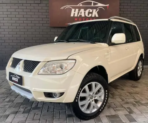 Mitsubishi Pajero TR4 2.0/ 2.0 Flex 16V 4x4 Mec. - Branca - 2009/2010