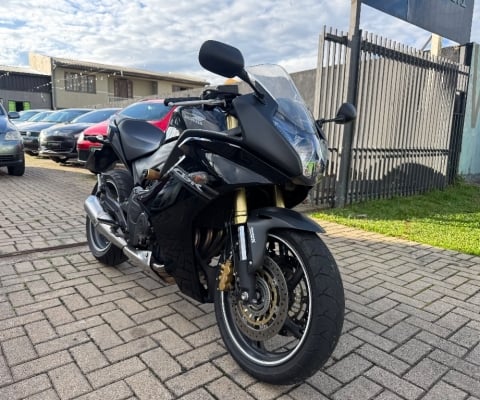 Moto de único dono, sem detalhes de extrema qualidade!!!