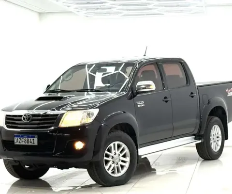 TOYOTA HILUX CD 4X4 SRV 2015 COMPLETA COM CHAVE RESERVA E MANUAL DO PROPRIETÁRIO