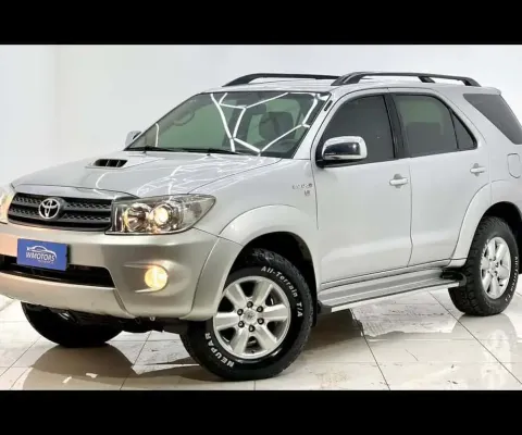 HILUX SW4 SRV 4X4 2.8 TURBO DIESEL 7 LUGARES COM MANUAL E CHAVE RESERVA