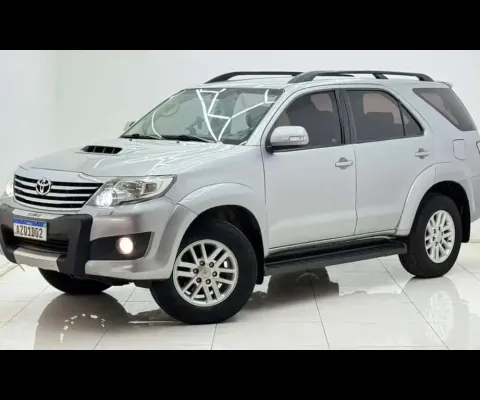 Toyota hiluxsw4 srv4x4 2015
