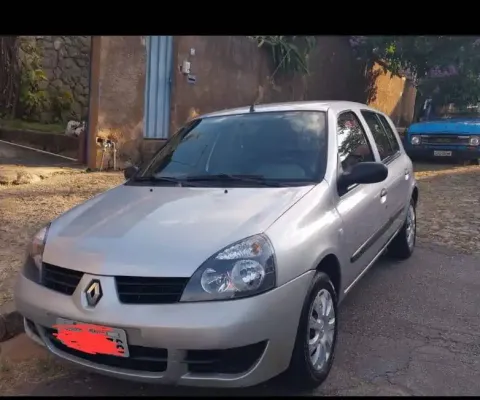 RENAULT CLIO à venda.