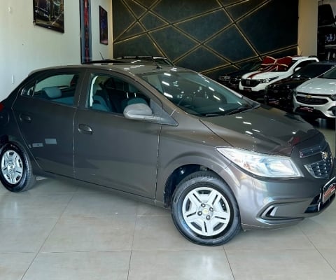 ONIX 1.0 LT - CARRO MUITO NOVO