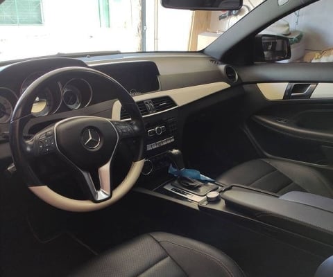 MERCEDES-BENZ C 180 à venda.