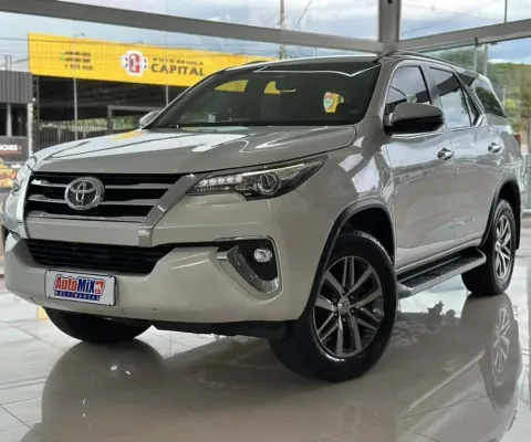 TOYOTA HILUX SW4 SRX 4x4 2.8 TDI 16V Dies. Aut.