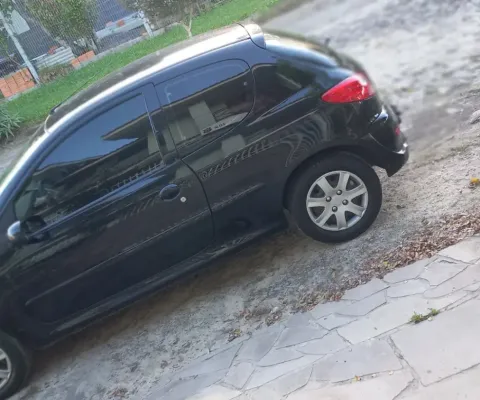 PEUGEOT 207 à venda.