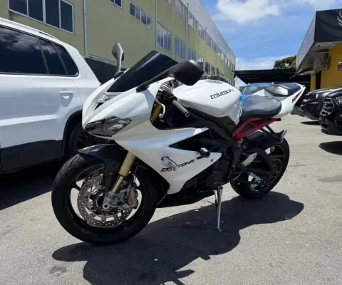 TRIUMPH DAYTONA 675R