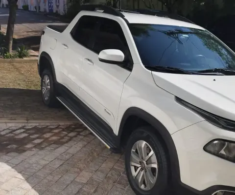 FIAT TORO à venda.