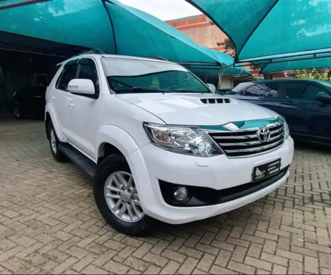 Toyota HILUX 3.0 SRV TOP 4X4 CD 16V TURBO INTERCOOLER DIESEL 4P AUTOMÁTICO