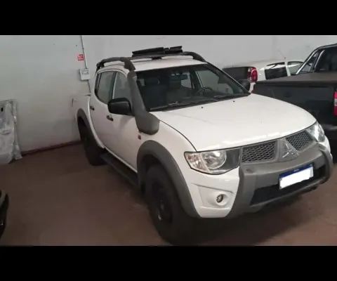 Mitsubishi L200 SAVANA 3.2 4X4 16V TURBO INTERCOOLER DIESEL 4P MANUAL