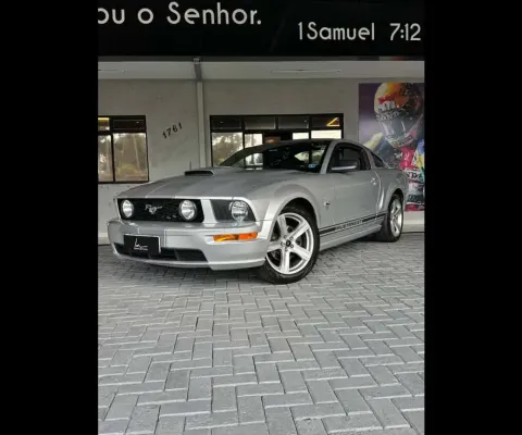 FORD MUSTANG GT V8