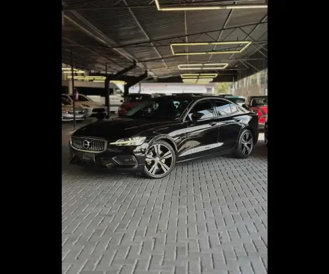 VOLVO S60 T-5 INSCRIPTION 2.0 254cv 4p