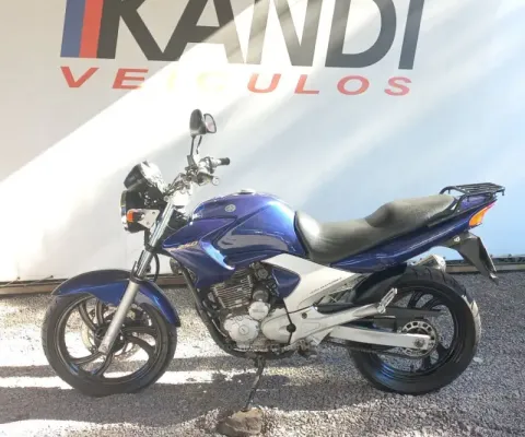 Yamaha Fazer em ótimo estado e confiável. Venha conhecer a Kandi Veículos