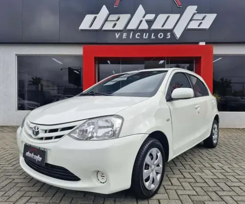 TOYOTA ETIOS HB XS 2013