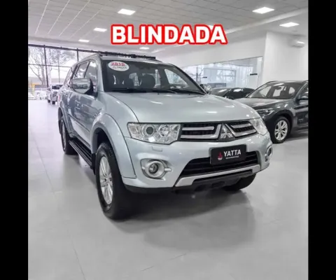 Mitsubishi PAJERO DAKAR 3.2 HPE 4X4 7 LUGARES 16V TURBO INTERCOOLER DIESEL 4P AUTOMÁTICO
