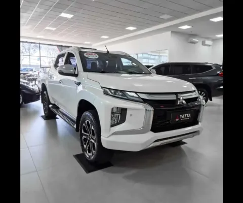 Mitsubishi L200 TRITON 2.4 16V TURBO DIESEL SPORT HPE-S CD 4P 4X4 AUTOMÁTICO