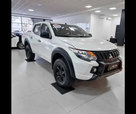 Mitsubishi L200 TRITON 2.4 16V TURBO DIESEL OUTDOOR GLX CD 4X4 MANUAL