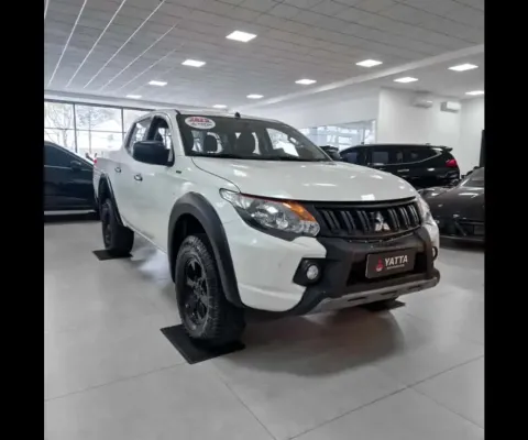 Mitsubishi L200 TRITON 2.4 16V TURBO DIESEL OUTDOOR GLX CD 4X4 MANUAL