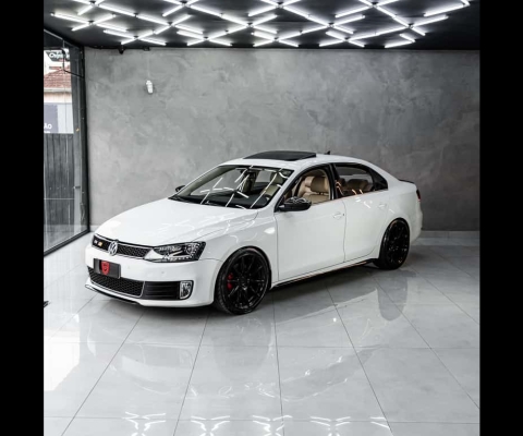 VOLKSWAGEN JETTA Highline 2.0 TSI 16V 4p Tiptronic