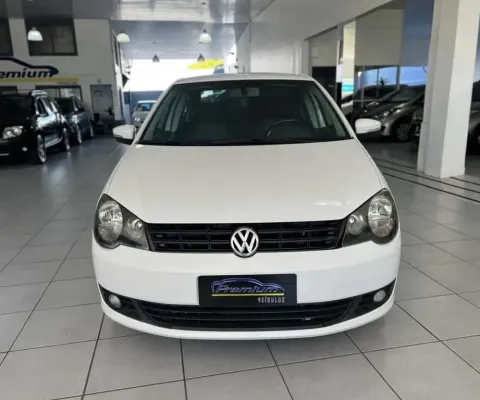 VOLKSWAGEN POLO SEDAN 1.6 2013