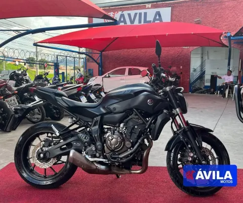 YAMAHA MT-07 à venda.