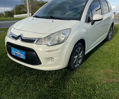 CITROËN C3 TENDANCE 1.5 FLEX – 2015  Conforto, tecnologia e estilo francês com ótimo custo-benefício