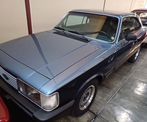Opala Comodoro muito novo