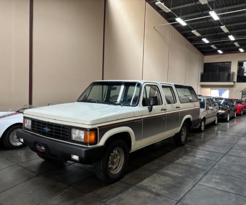 Chevrolet Veraneio muito nova