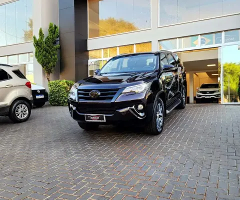 TOYOTA HILUX SW4 SW4 SRX 4x4 2.8 TDI 16V Dies. Aut.
