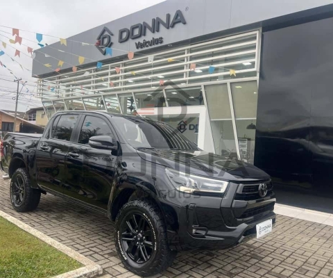 Toyota Hilux CD SRX 4x4 2.8 TDI 16V Diesel Aut. - Preta - 2016/2017