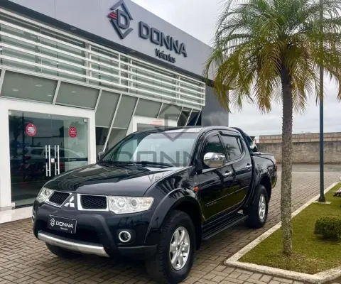 Mitsubishi L200 Triton MC/ 3.2 D - Preta - 2013/2013