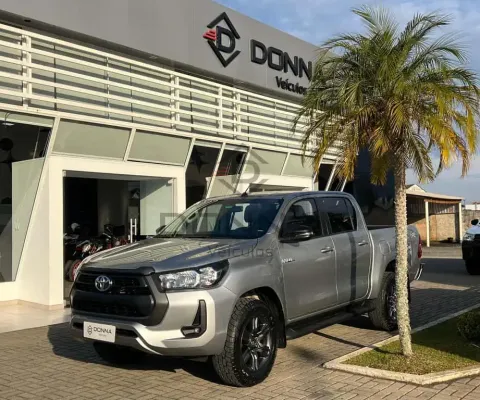 Toyota Hilux /  CDSR A4FD - Prata - 2021/2021