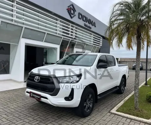 Toyota Hilux /  CDSR A4FD - Branca - 2024/2024