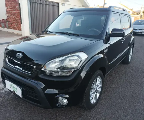 Kia Soul 2014 Automático 6 marchas - Veiculo compacto premium