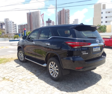 TOYOTA HILUX SW4 à venda.